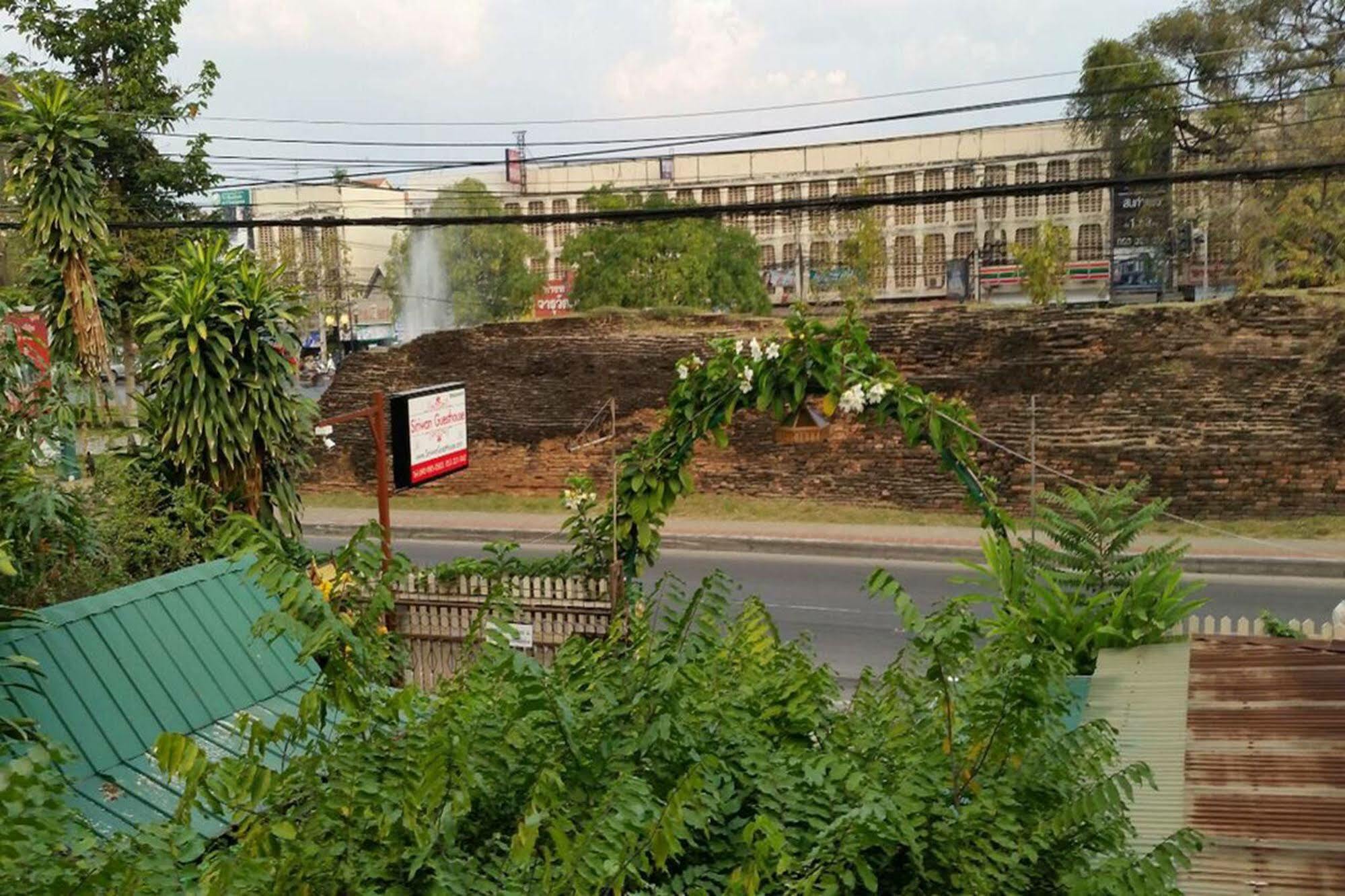Siriwan Guesthouse Csiangmaj Kültér fotó