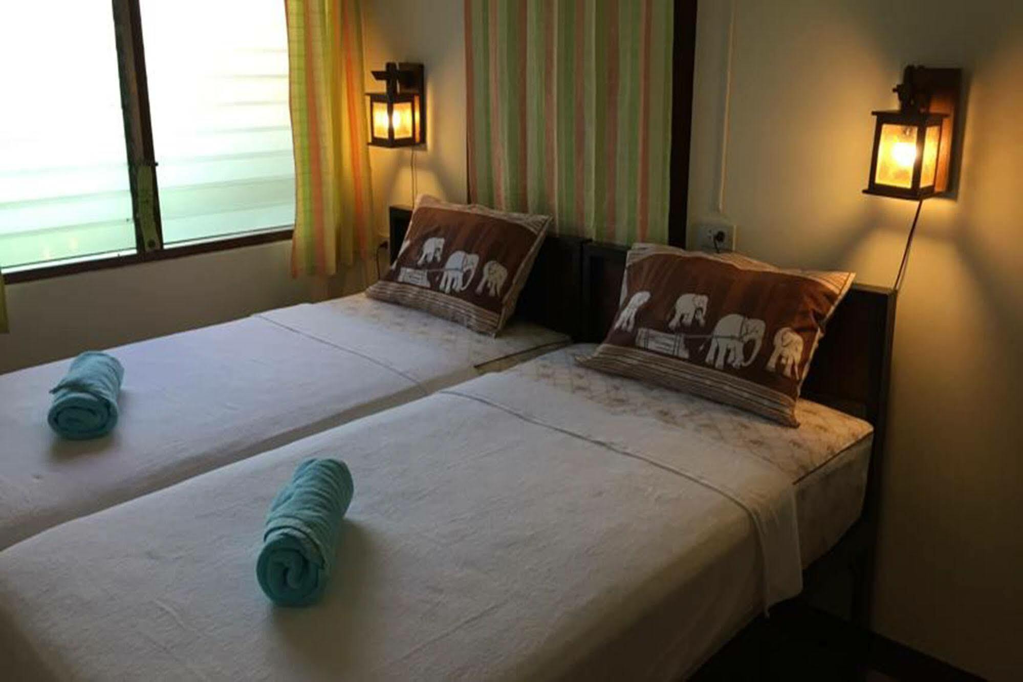 Siriwan Guesthouse Csiangmaj Kültér fotó