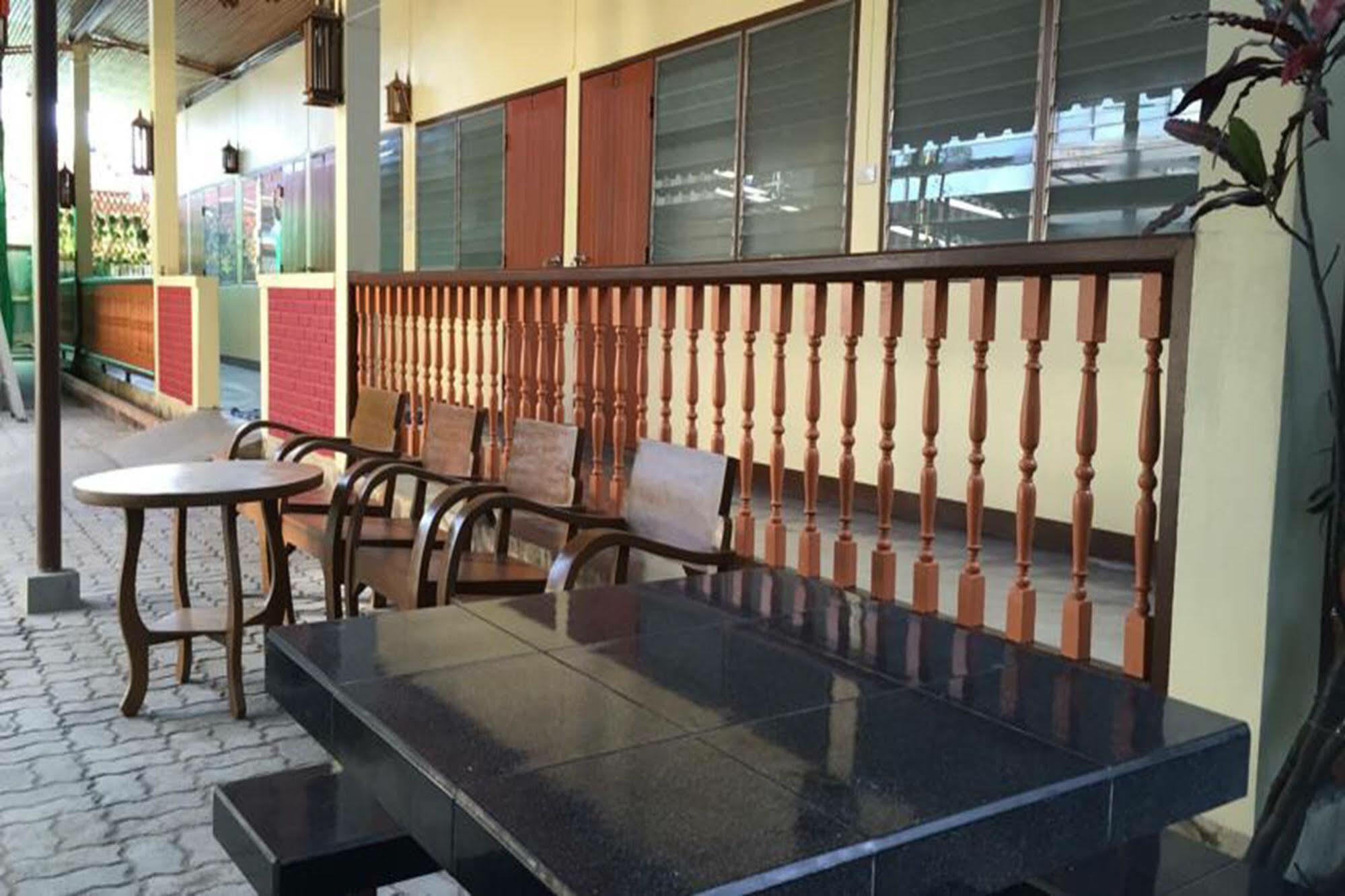 Siriwan Guesthouse Csiangmaj Kültér fotó